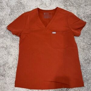Figs scrub set in Auburn, Catrina top and Kade scrub bottoms